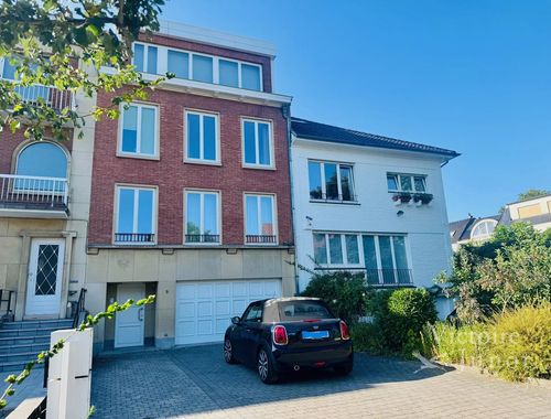                                        Appartement à louer à Uccle, € 1.400
