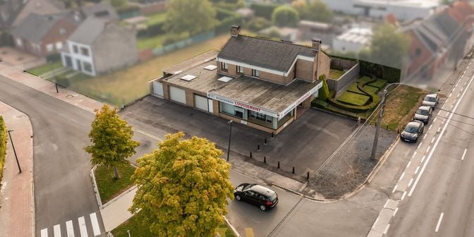 Bien professionnel à vendre à Avelgemstraat 99, 8550 Zwevegem