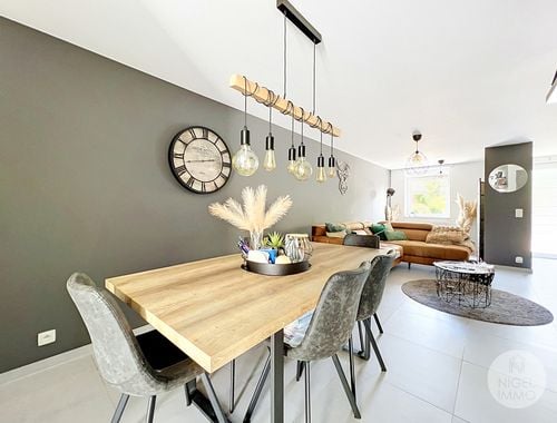                                         Maison à vendre à Queue-du-Bois, € 239.000
