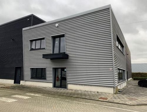                                         Bâtiment d’entreprise à louer à Olen, € 2.589,98
