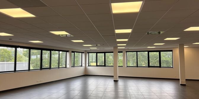 Bedrijfsvastgoed te huur in Baron Van Loolaan 15, 9940 Evergem