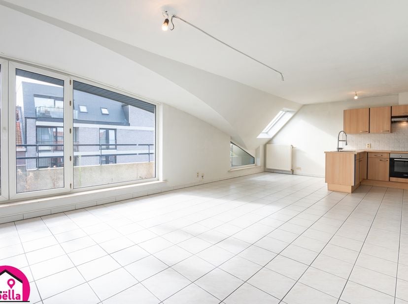 Te koop in Westende: Dorp, stijlvol 2-slaapkamerappartement met zonnig terras ☀️<br />
Droomt u van een eigen plekje aan zee? Dit lichtrijke en instap