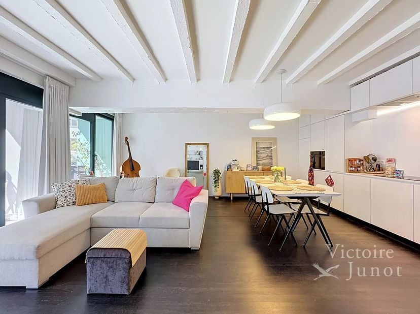 Gepresenteerd door Mike Doolaeghe - Tel. : +32 471 65 85 85 - E-mail : mike.doolaeghe@victoire.be<br />
Victoire Junot biedt u dit mooie gedeeltelijk-