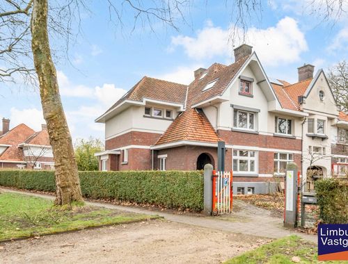                                         Bureaux à vendre à Genk, € 395.000
