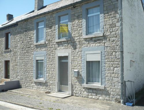                                         Maison à vendre à Cerfontaine, € 95.000
