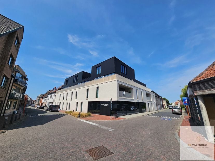 Bent u op zoek naar een recent, instapklaar appartement waar comfort, kwaliteit en energiezuinig wonen centraal staan? Dan is dit prachtige appartemen