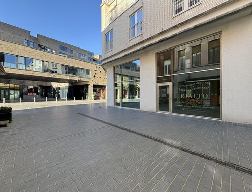                                         Handelsgelijkvloers te koop in Oostende, € 750.000
