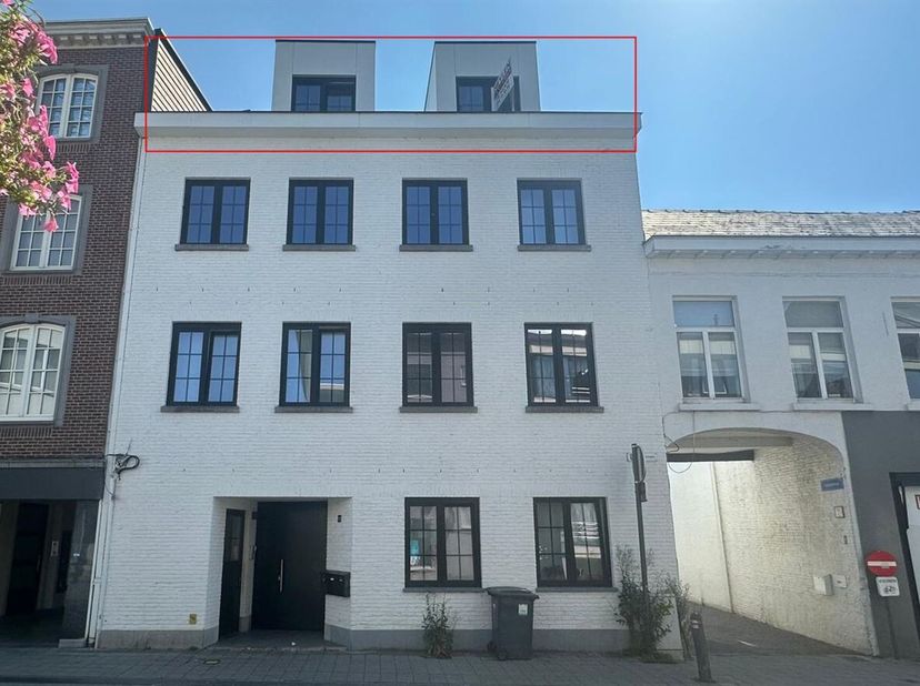 Gezellige studio met 1 slaapkamer en terras<br />
Ligging: Deze studio is gelegen aan de Herentalsstraat te Turnhout, op een vlot bereikbare locatie m