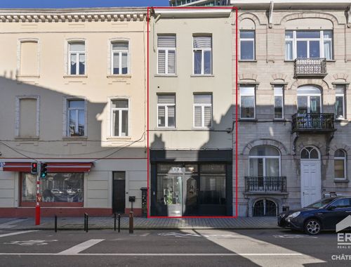                                         Commerce à vendre à Bruxelles, € 360.000
