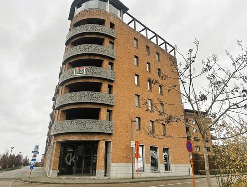                                         Kantoor te huur in Hasselt, € 325
