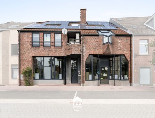                                         Bien commercial avec habitation à vendre à Peer, € 590.000
