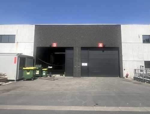                                         Bedrijfsgebouw te huur in Sint-Denijs-Westrem, € 2.602
