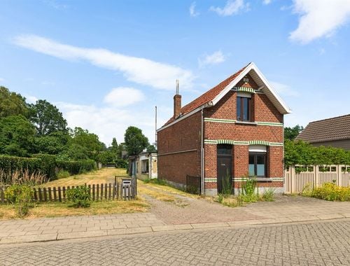                                         Eengezinswoning te koop in Sint-Job-in-'t-Goor, € 325.000
