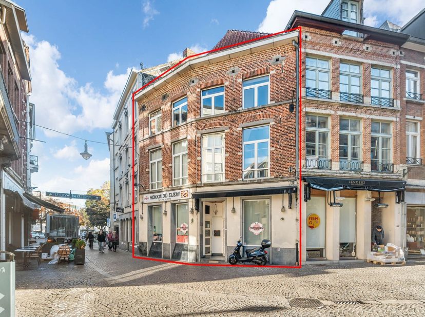 Dit opbrengstpand is gelegen in de Mechelsestraat 46 in hartje Leuven !&amp;nbsp; Op wandelafstand van de Vismarkt, de Grote Markt, ....&amp;nbsp; in één van