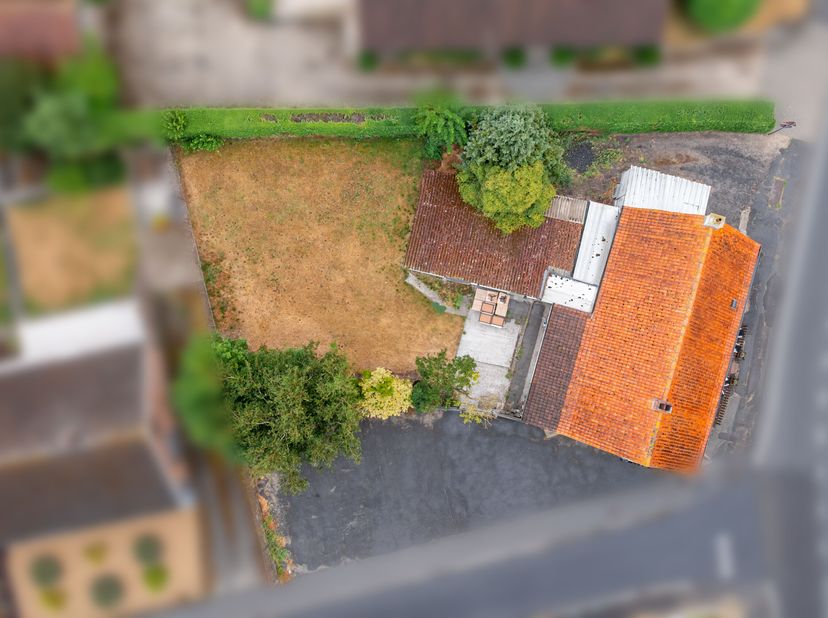 Dit hoekperceel met tal van mogelijkheden wordt u te koop aangeboden in Vlamertinge.<br />
Karaktervolle horecazaak met eindeloze mogelijkheden op een