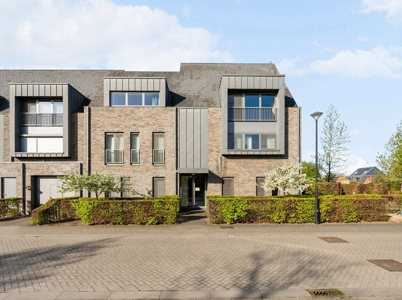 Appartement bien situé au rez-de-chaussée avec 2 chambres et une grande terrasse.<br />
Dans le dernier bâtiment d'un complexe d'appartements à la rue