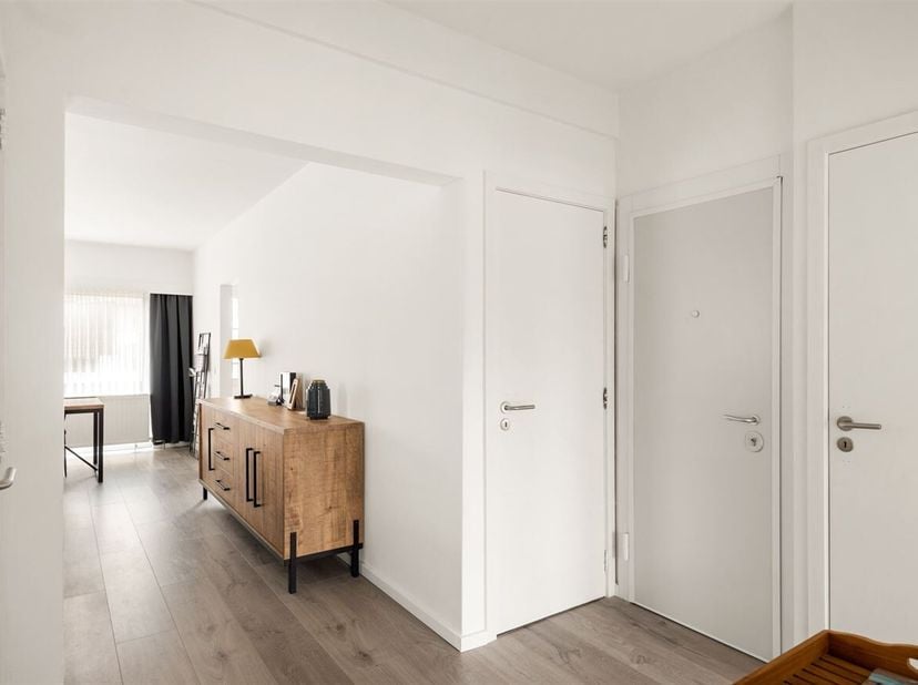 Appartement élégant de deux chambres à coucher avec deux terrasses dans un excellent emplacement à Mortsel !<br />
Cet appartement de 90 m² entièremen