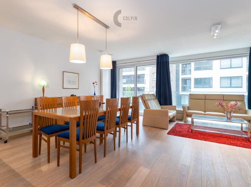 Ontdek dit charmante en lichtrijke appartement, ideaal gelegen in de Paul Parmentierlaan, op wandelafstand van de bruisende Lippenslaan, het Rubensple
