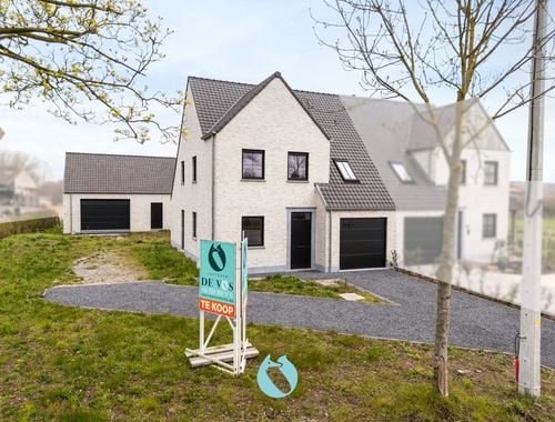                                         Woning te koop in Oosteeklo, € 424.000
