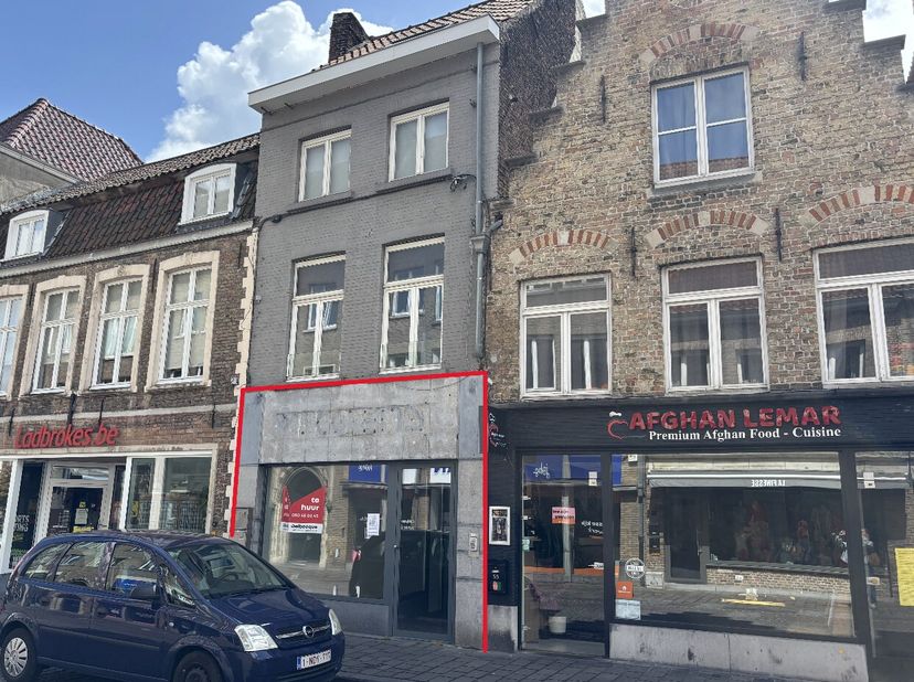 Bien professionnel à louer
                    à 8000 Brugge
