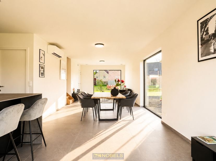 UITERST ENERGIE-EFFICIËNTE NIEUWBOUWWONING&amp;nbsp;met luxueuze afwerking en UITZONDERLIJK LAAG E-PEIL (E-15), gelegen aan de iconische Katteberg in Oude