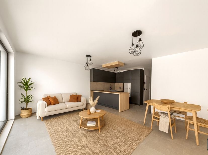 Twee prachtige, gloednieuwe, moderne appartementen met alle comfort, gelegen dicht bij alle voorzieningen. Elk appartement beschikt over een privékeld