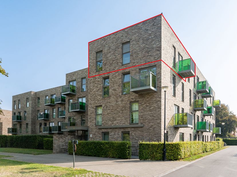Dit 1 slaapkamer appartement is gelegen op wandelafstand van het station en de winkels. Het appartement werd in 2014 gebouwd.<br />
Het is gelegen op