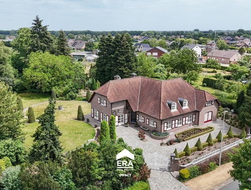                             Villa-landhuis te koop in Neeroeteren
