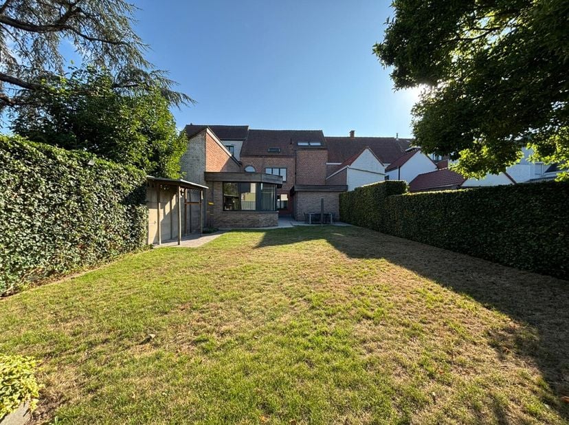 g&amp;gt;Kom deze woning op zaterdag 19 september tussen 13u en 14u bezichtigen tijdens de ERA Open Huizen Dag.TE KOOP: Ruim herenhuis in Beveren-Leie, ce