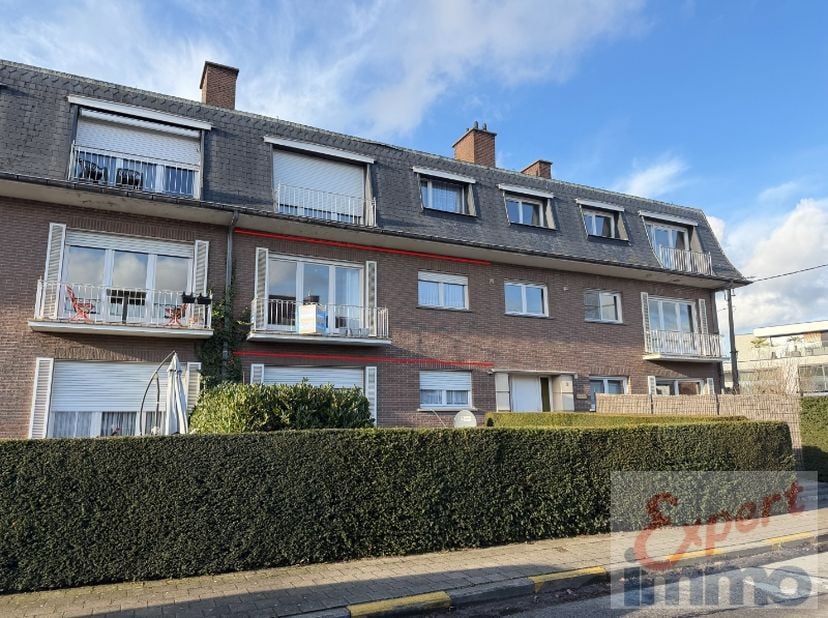 Stel je voor: thuiskomen in een oase van rust, net buiten de stadsdrukte van Kortrijk.