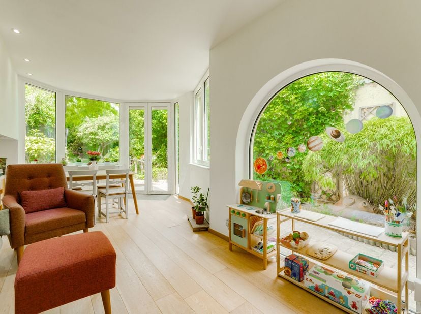 ETTERBEEK, in een gewilde woonwijk, vlakbij het Jubelpark en alle voorzieningen, charmant appartement (2 slaapkamers/1 badkamer) van ca. 102 m² met TE