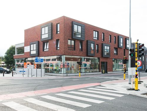                                        Handelspand te huur in Deinze, € 6.950
