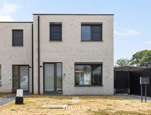                                         Maison à vendre à Heppen, € 380.000
