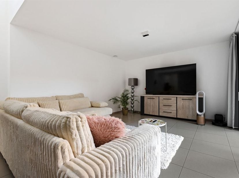 Maison économe en énergie avec 3 chambres !<br />
Profitez d'un emplacement calme et champêtre dans le charmant village de Vliermaalroot, au coeur du