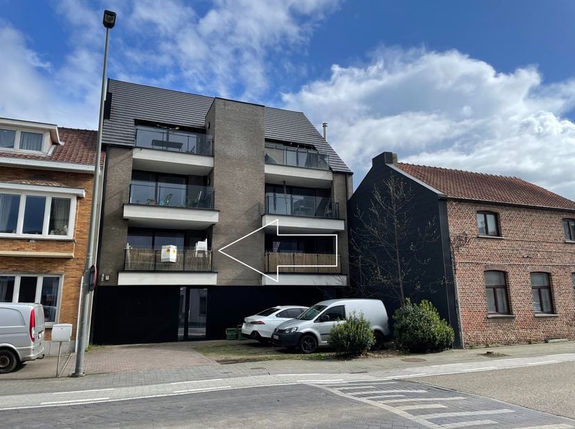 Prachtig appartement met 1 slaapkamer en ruim, zongericht terras te Hasselt.<br />
<br />
Indeling appartement:<br />
Apart toilet - woonkamer met toe