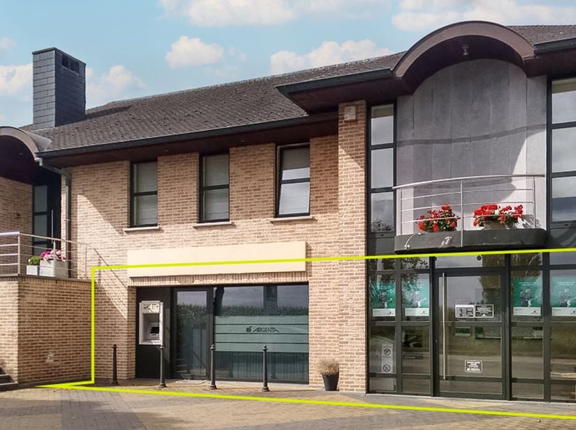 Op zoek naar de perfecte kantoorruimte om jouw bedrijf te vestigen? Deze prachtige, landelijk gelegen kantoorruimte, slechts 100 meter verwijderd van