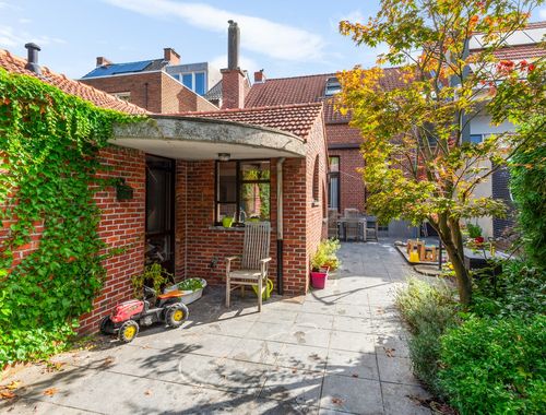                                         Maison à vendre à Hoevenen, € 398.000
