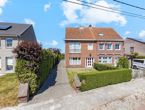                                         Maison à vendre à Kalken, € 340.000
