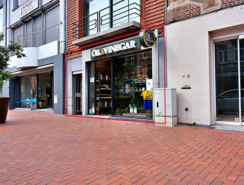                                         Bien commercial à vendre à Roeselare, € 350.000
