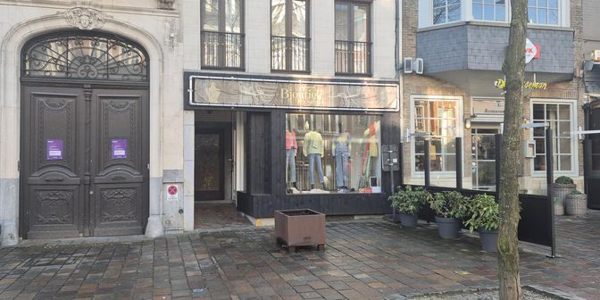 Bedrijfsvastgoed te huur in Markt 36, 8700 Tielt