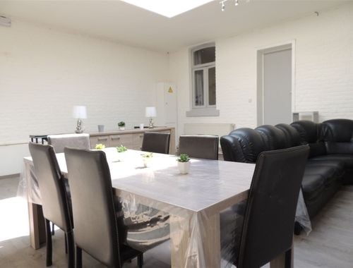                                         Kot-Kamer te huur in Tournai, € 300
