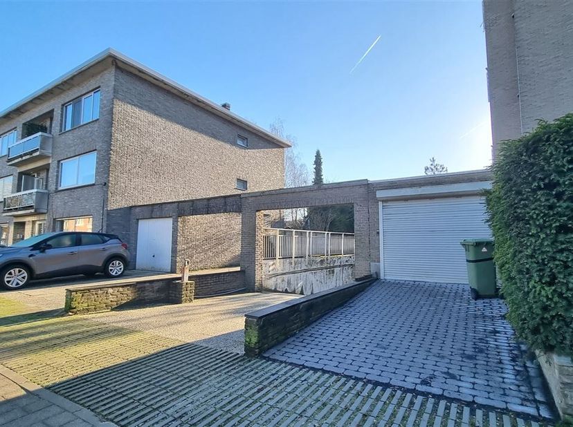 Boxes de garage souterrains idéalement situés au Brilschanspark à Berchem.<br />
Il s'agit de deux box qui peuvent être achetés ensemble ou séparément