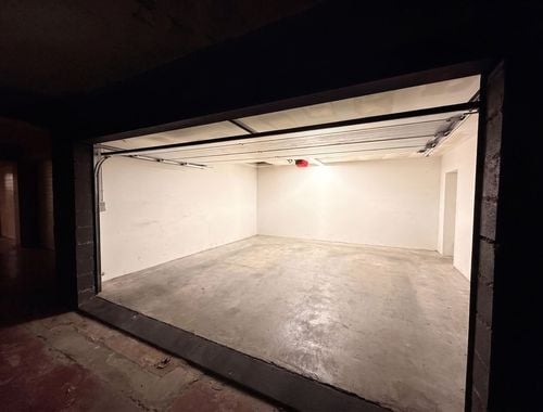                                         Box à vendre à Roeselare, € 49.900
