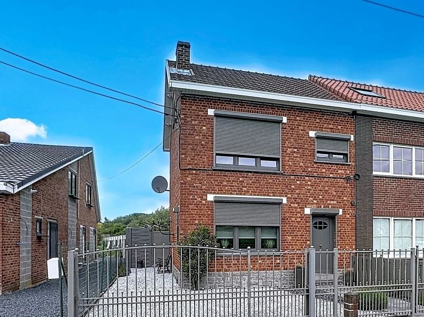 Huis te koop in RUE DE LA COURTE 20,
                    7134 Ressaix