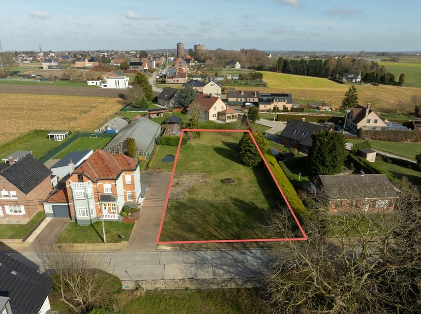 Grond te koop in Molenweg 44,
                    3080 Duisburg