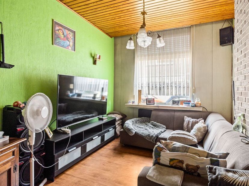 Te renoveren woning met 2 slaapkamers en zonnige tuin!<br />
Deze te renoveren eengezinswoning is gelegen in de Van Amstelstraat in Deurne, op een cen