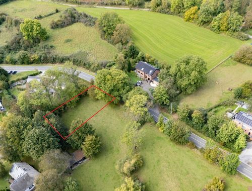                                         Bouwgrond te koop in Ferrières, € 70.000
