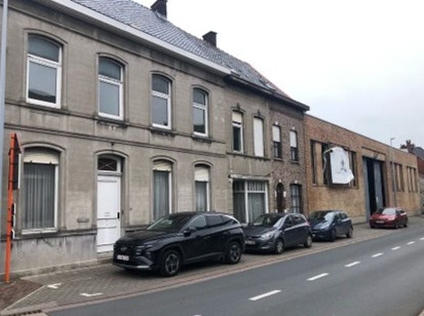 Op een uiterst centrale ligging bieden wij deze projectzone aan met een totale oppervlakte van ca. 7.500 m². De site leent zich uitstekend voor de ont