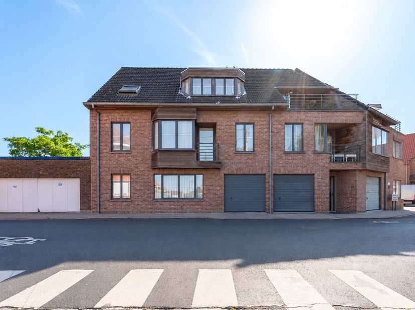 Appartement te koop in Kloosterstraat 23 bus 12,
                    8880 Sint-Eloois-Winkel