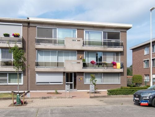                                         Gelijkvloers app. te koop in Wijnegem, € 275.000
